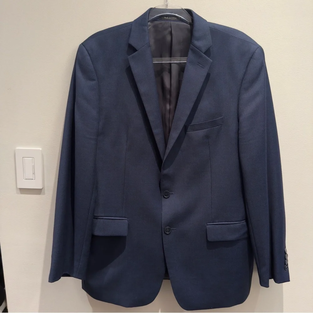 Calvin Klein Extreme Slim Fit Men's Navy Blazer  Two-Button 100% Wool Size 44R